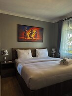 Vee Serviced Apartments & Hotel