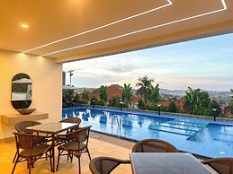Vee Serviced Apartments & Hotel