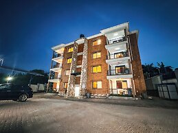 Vee Serviced Apartments & Hotel