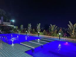 Vee Serviced Apartments & Hotel