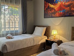 Vee Serviced Apartments & Hotel