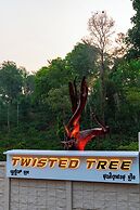 Alaya Stay Twisted Tree with Pool