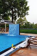 Alaya Stay Twisted Tree with Pool