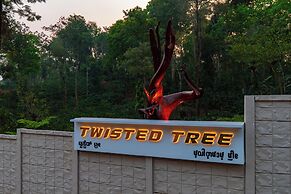 Alaya Stay Twisted Tree with Pool