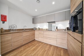 Kennet House 2 Bed and 2 Bath Apt. 7