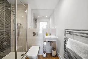 Kennet House 2 Bed and 2 Bath Apt. 7