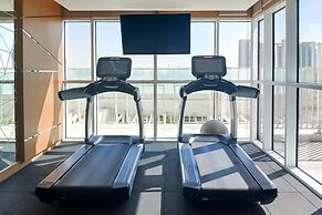PVH - Classy Studio - Carson A