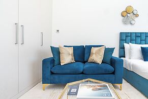 PVH - Classy Studio - Carson A