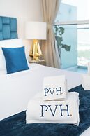 PVH - Classy Studio - Carson A