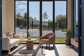 Lotus Villas & Suites