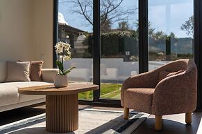 Lotus Villas & Suites