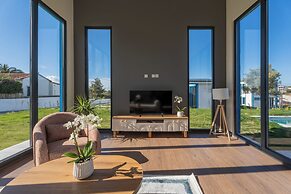 Lotus Villas & Suites