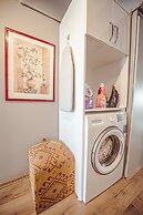 Cozy & Bright Urban Home in Center