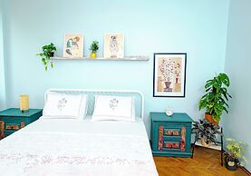 Cozy & Bright Urban Home in Center