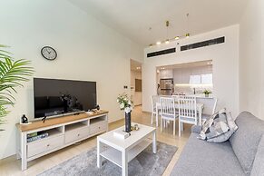 PVH - Cosy 2BR - Binghatti Crescent
