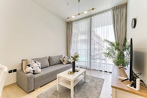 PVH - Cosy 2BR - Binghatti Crescent
