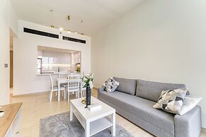 PVH - Cosy 2BR - Binghatti Crescent