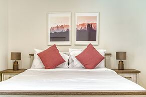 PVH - Cosy 2BR - Binghatti Crescent