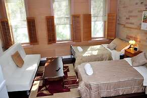 Toronto Central Hotels & Suites