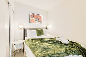 Econo Suites DT