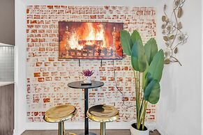 Econo Suites DT