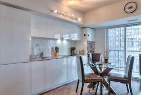 Econo Suites DT