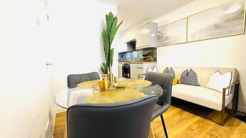 Elizabeth Line - Parking - Wifi - Sleeps 4