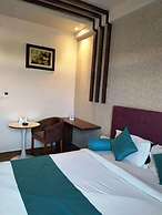 Hotel Gurveer Royal