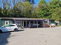 Twin Ayre Cabin Retreat, Welshpool