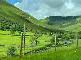 Twin Ayre Cabin Retreat, Welshpool