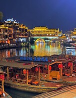 Fenghuang Meomory Riverview Inn
