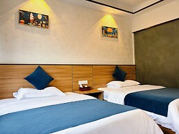 Fenghuang Meomory Riverview Inn
