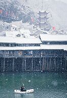 Fenghuang Meomory Riverview Inn