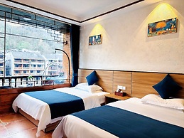 Fenghuang Meomory Riverview Inn
