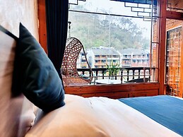 Fenghuang Meomory Riverview Inn