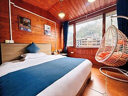 Fenghuang Meomory Riverview Inn