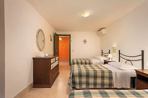Calanchi Apartments
