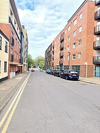 City Centre - Sleeps 2 - Wifi Parking Projector