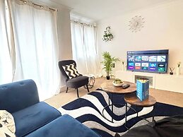 City Centre - Sleeps 2 - Wifi Parking Projector