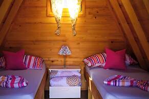 Rooms & Glamping Lana Haus