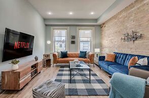 Casa Hotels: Chic Industrial 2nd Floor Suite
