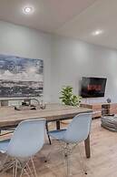 Casa Hotels: Chic Industrial 2nd Floor Suite