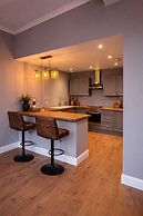 Cozy Edinburgh Escape