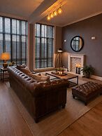 Cozy Edinburgh Escape