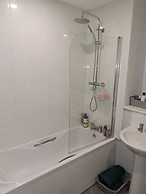 Cm Belfast Apartment Central Location, Modern Comfort