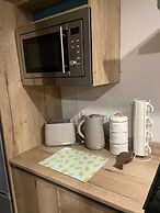 Coworth Deluxe Cabin With Garden