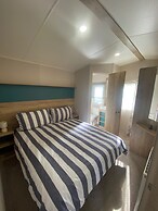 Coworth Deluxe Cabin With Garden