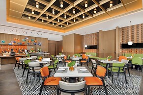 Hampton by Hilton Guangzhou Changlong Wanbo Center