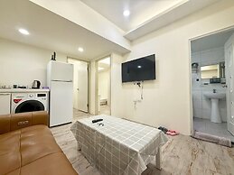 Qinn Apartment