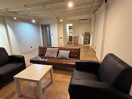 Qinn Apartment